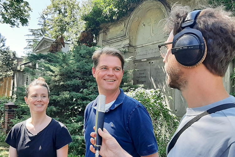 Julia Illmer und Norbert Lang im Interview mit Tillmann Wagner (© EvFBS) Julia Illmer und Norbert Lang im Interview mit Tillmann Wagner (© EvFBS)